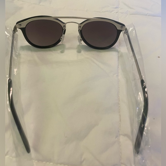 NWOT trendy sunglasses - Picture 4 of 5
